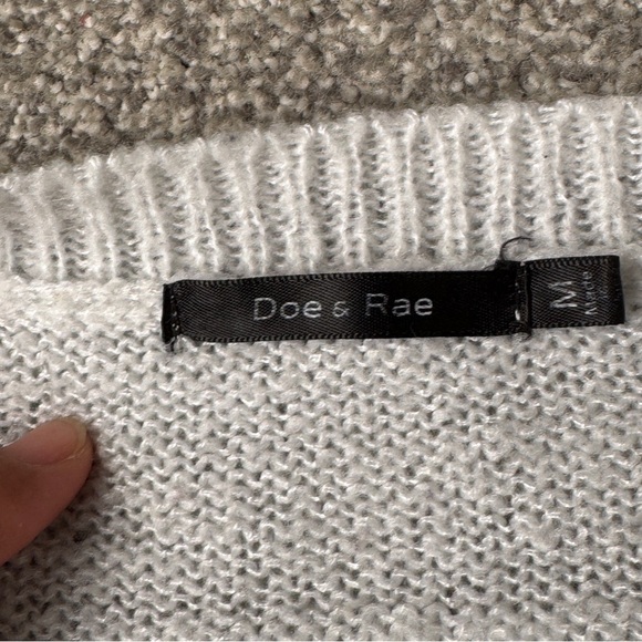 Doe and Rae 100% Polyester Puffy Long Sleeves Crop Sweater Size Medium - Picture 6 of 12